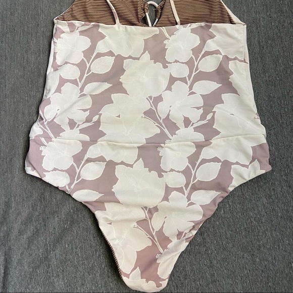 SOLD - Picture 2 of 4